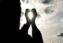 欧博:桑尼谈国足:接下来两场继续努力,王钰栋会有很光明的未来.